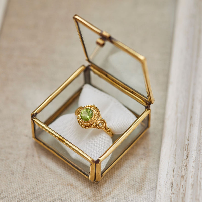 Dara Peridot Ring Golden